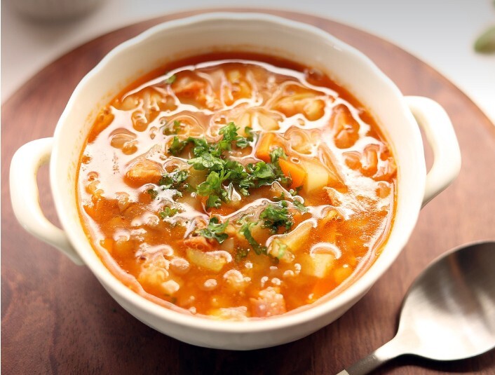 상큼한 토마토와 고소한 치킨이 어우러진 토마토 치킨 스튜한그릇 모습
